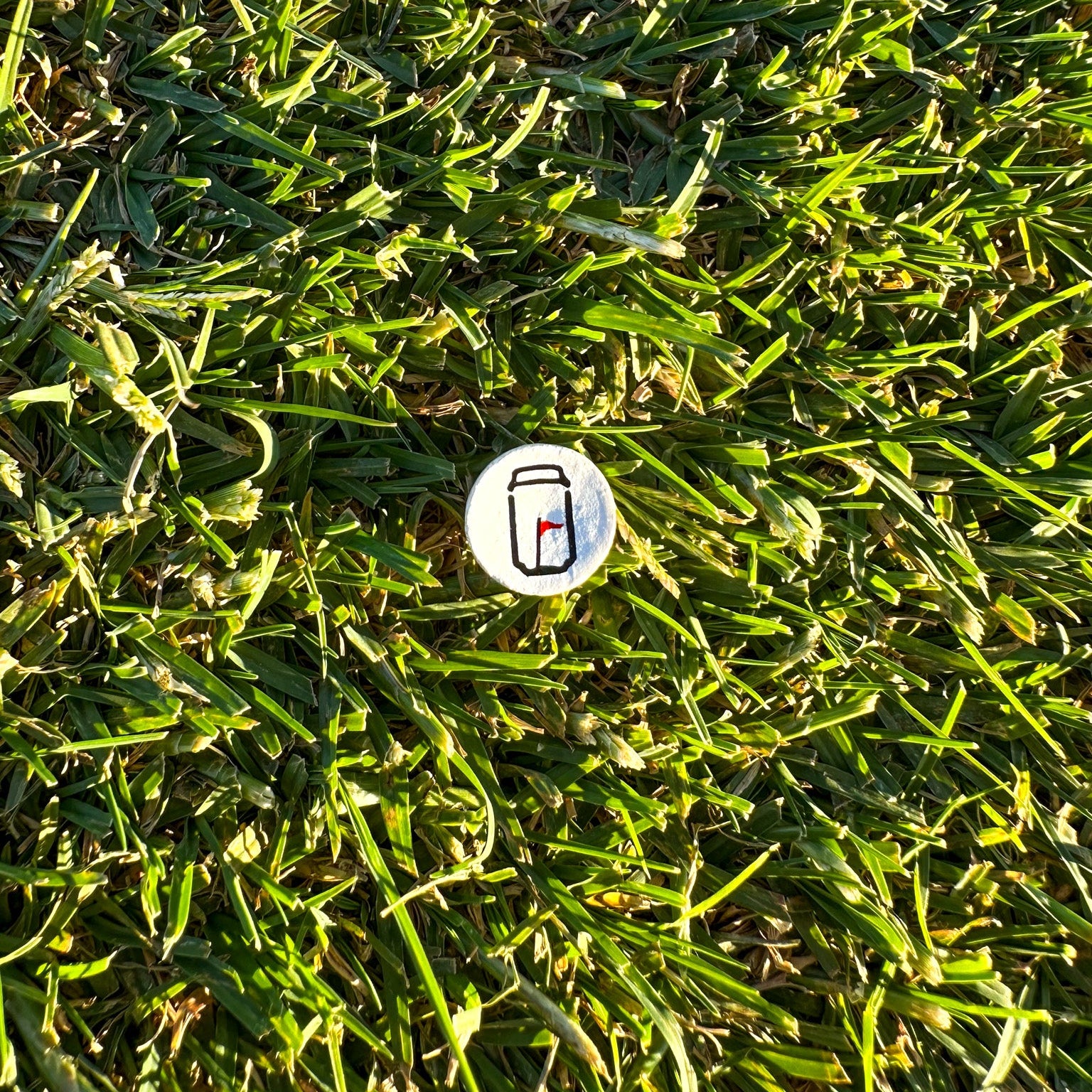 Tuube 54mm short golf tees 25-pack, suitable for iron and fairway wood tee height, side-by-side size comparison with 83mm